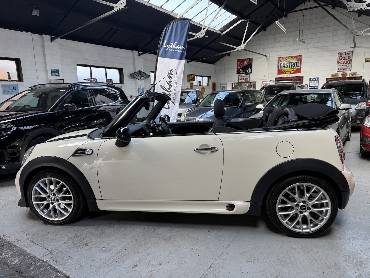 Used MINI Convertible 2014 for sale - 78084432: Photo 3