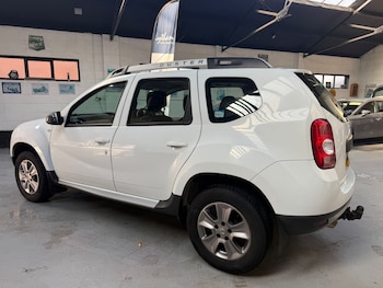 Used Dacia Duster 2015 for sale - 77622530: Photo