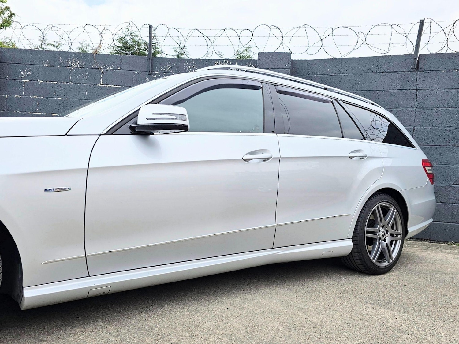 Used Mercedes-Benz E Class 2011 for sale - 76991901: Photo 10