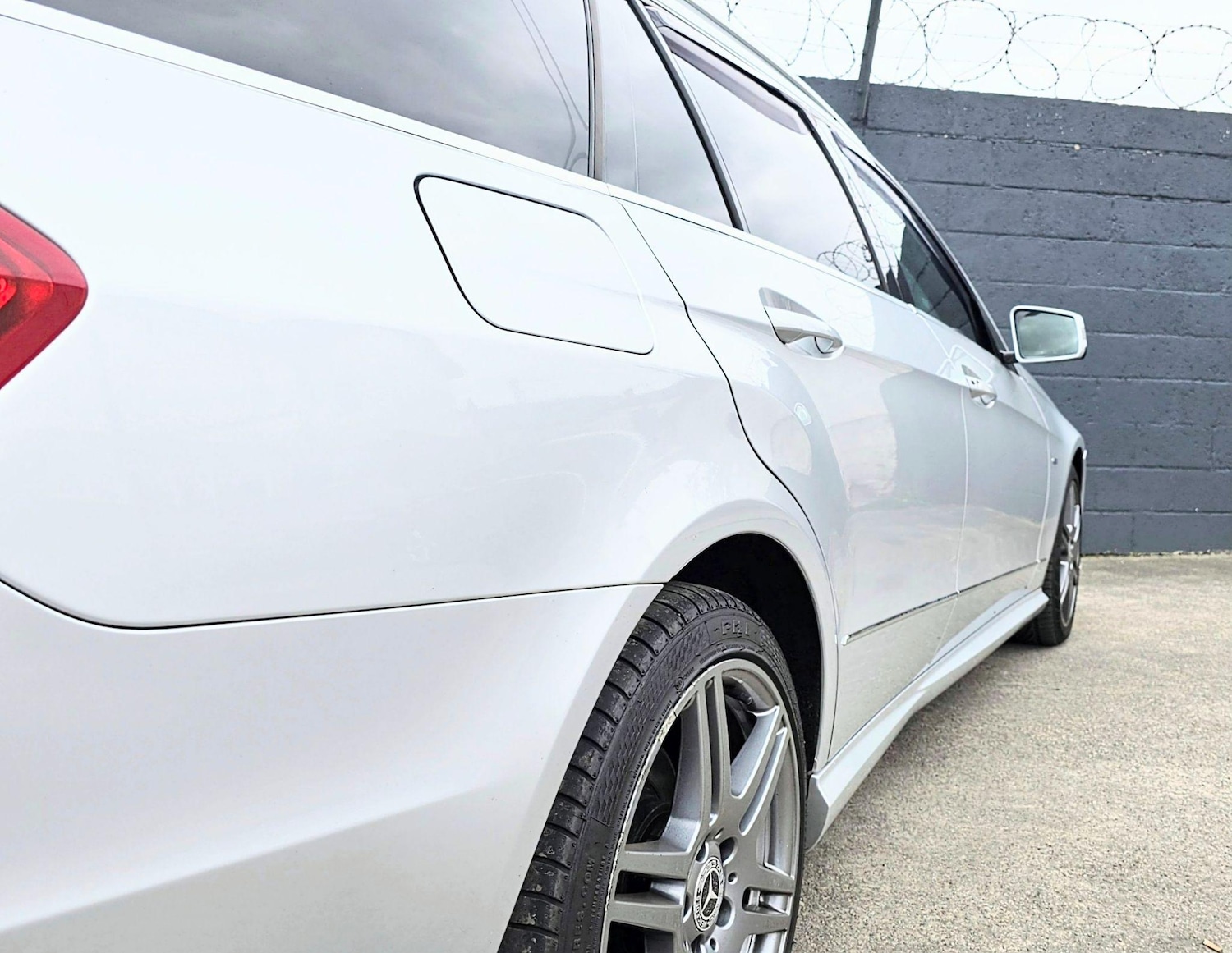 Used Mercedes-Benz E Class 2011 for sale - 76991901: Photo 12