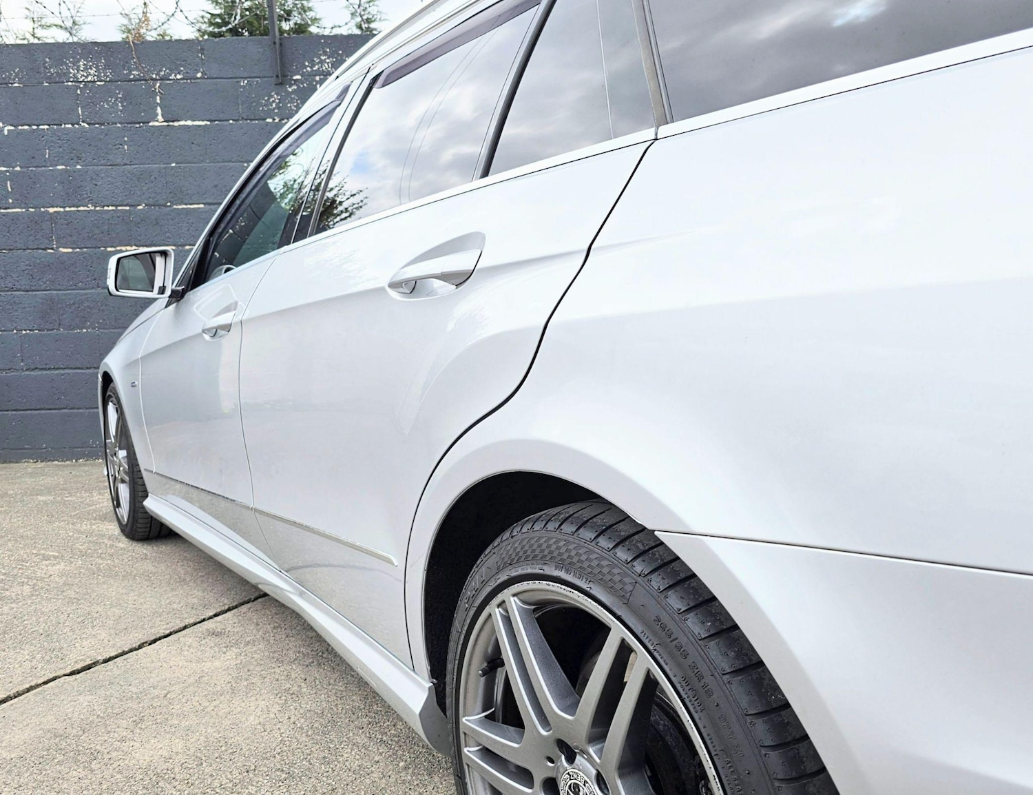 Used Mercedes-Benz E Class 2011 for sale - 76991901: Photo 14