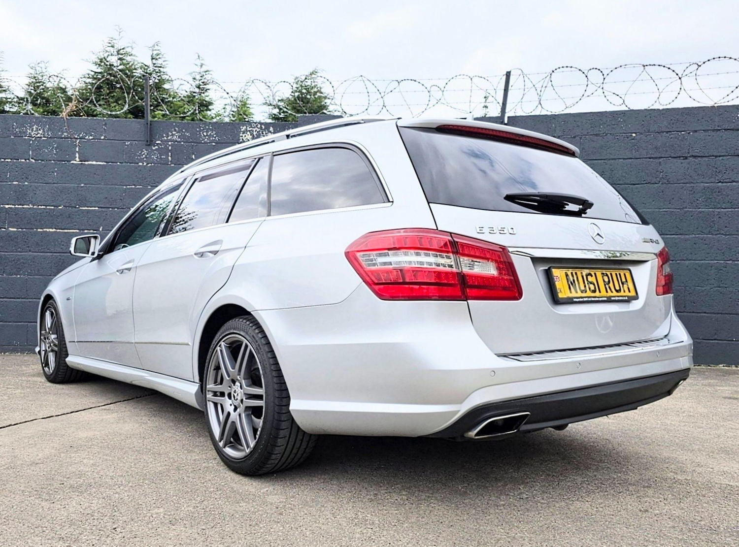 Used Mercedes-Benz E Class 2011 for sale - 76991901: Photo 15