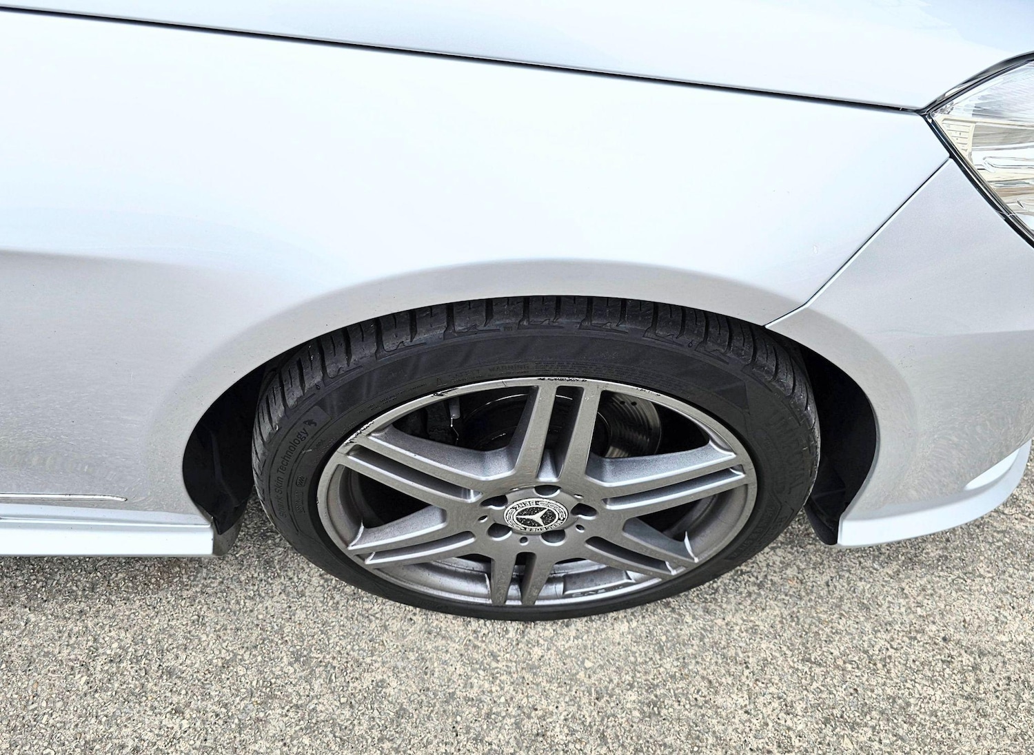 Used Mercedes-Benz E Class 2011 for sale - 76991901: Photo 22