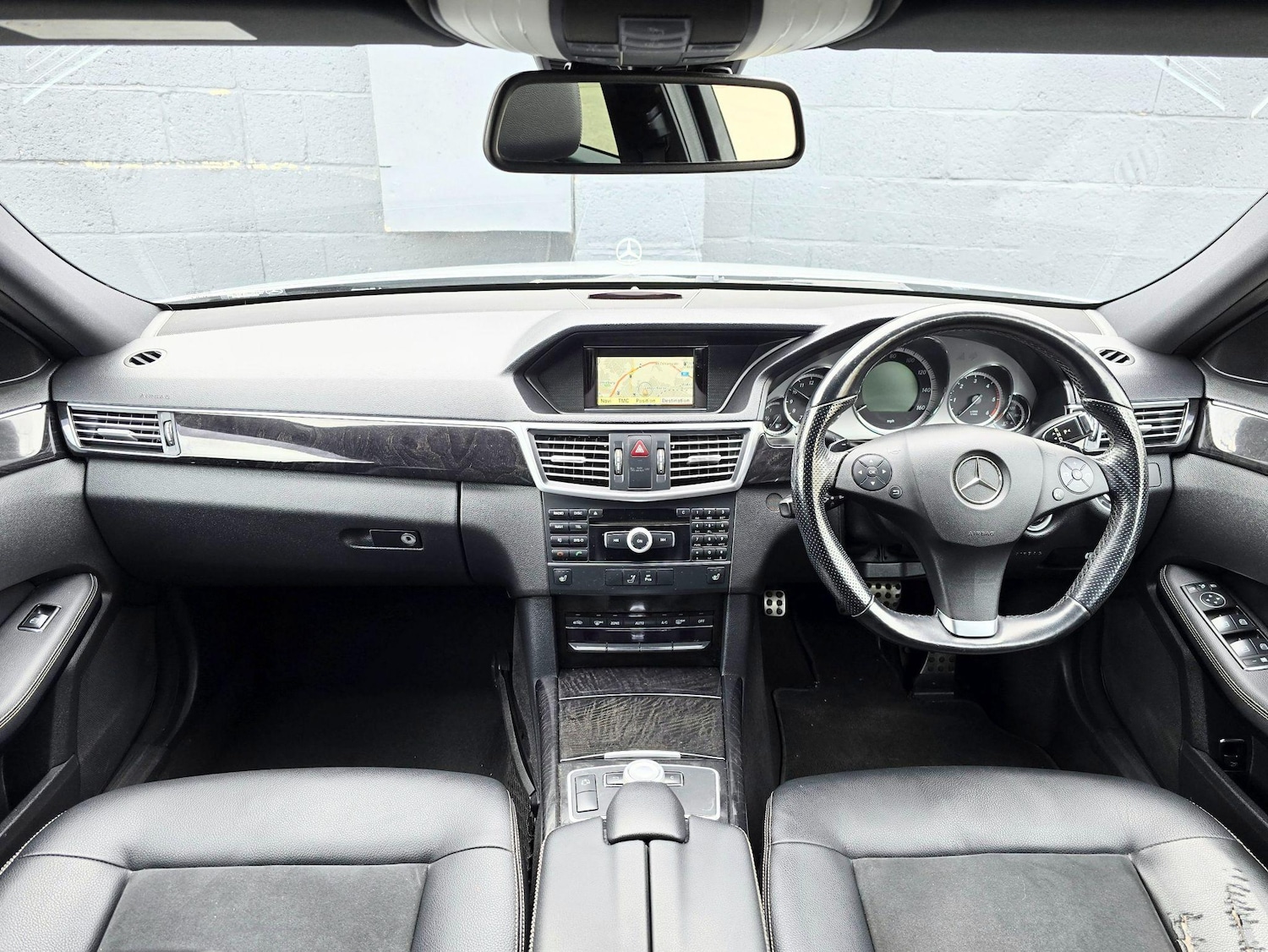 Used Mercedes-Benz E Class 2011 for sale - 76991901: Photo 25