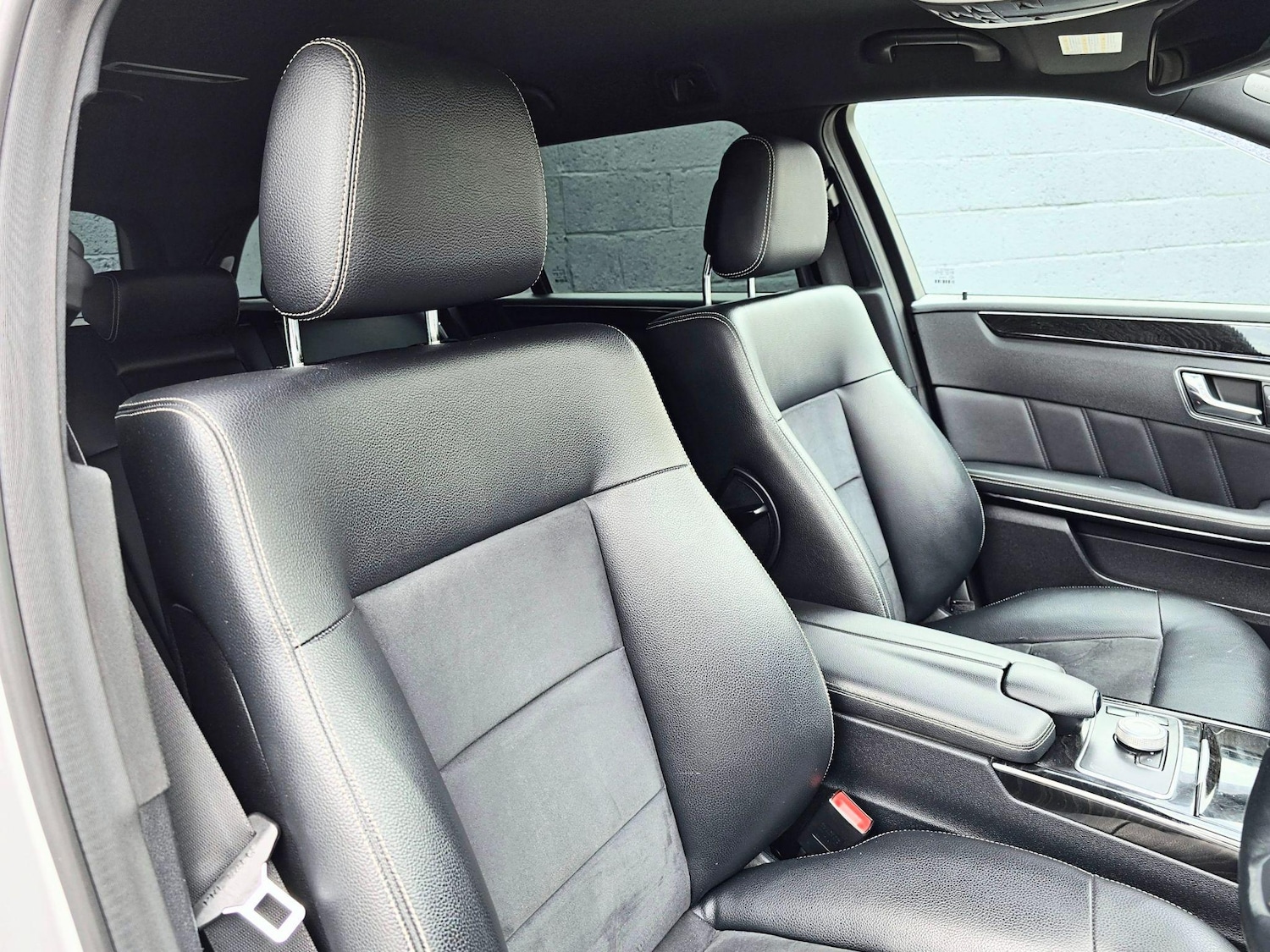 Used Mercedes-Benz E Class 2011 for sale - 76991901: Photo 27