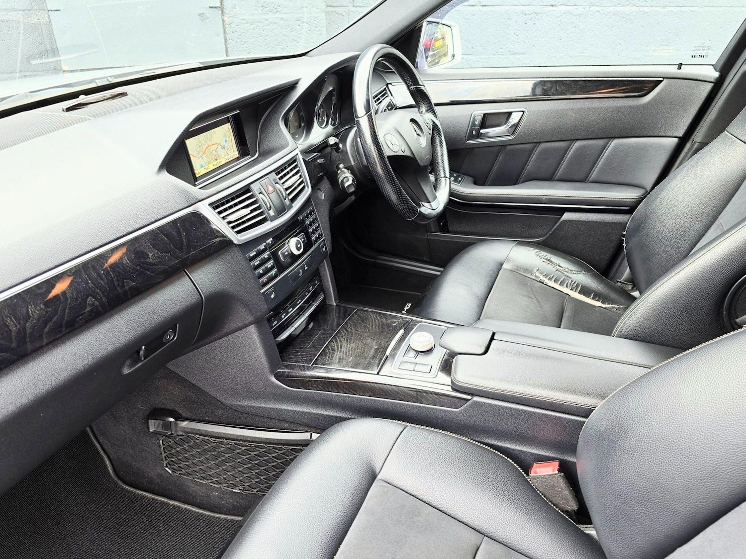 Used Mercedes-Benz E Class 2011 for sale - 76991901: Photo 29