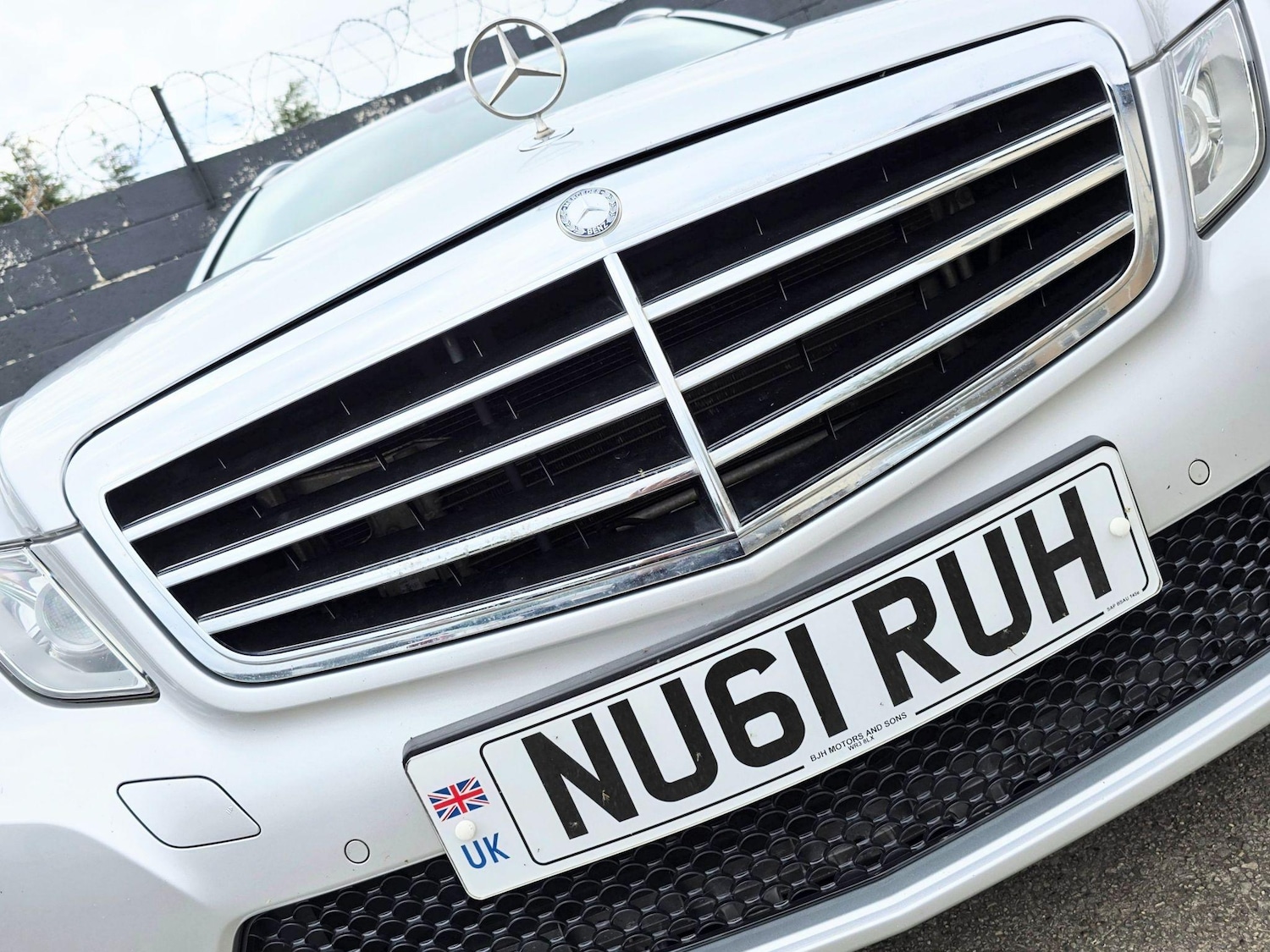 Used Mercedes-Benz E Class 2011 for sale - 76991901: Photo 3