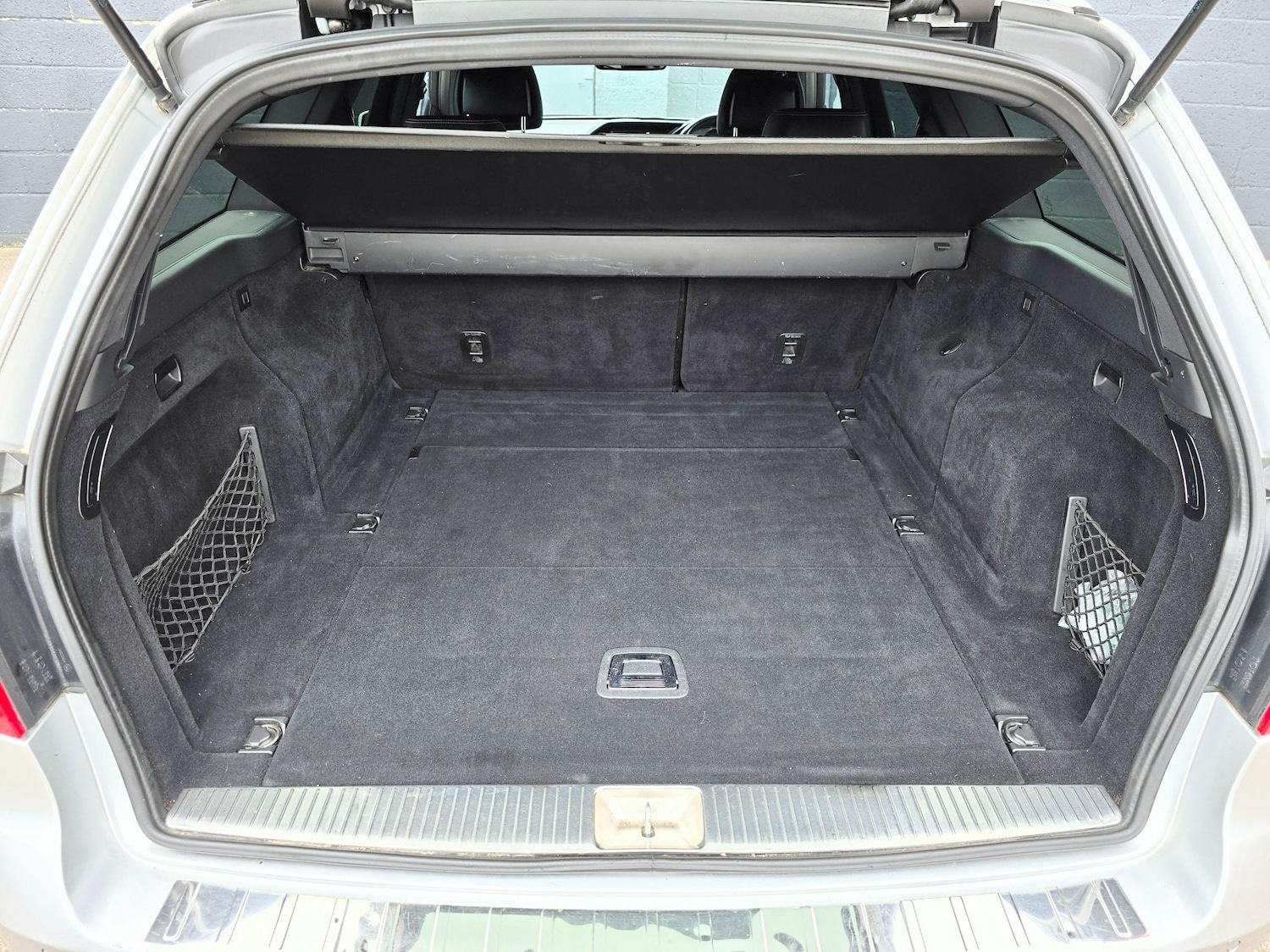 Used Mercedes-Benz E Class 2011 for sale - 76991901: Photo 38