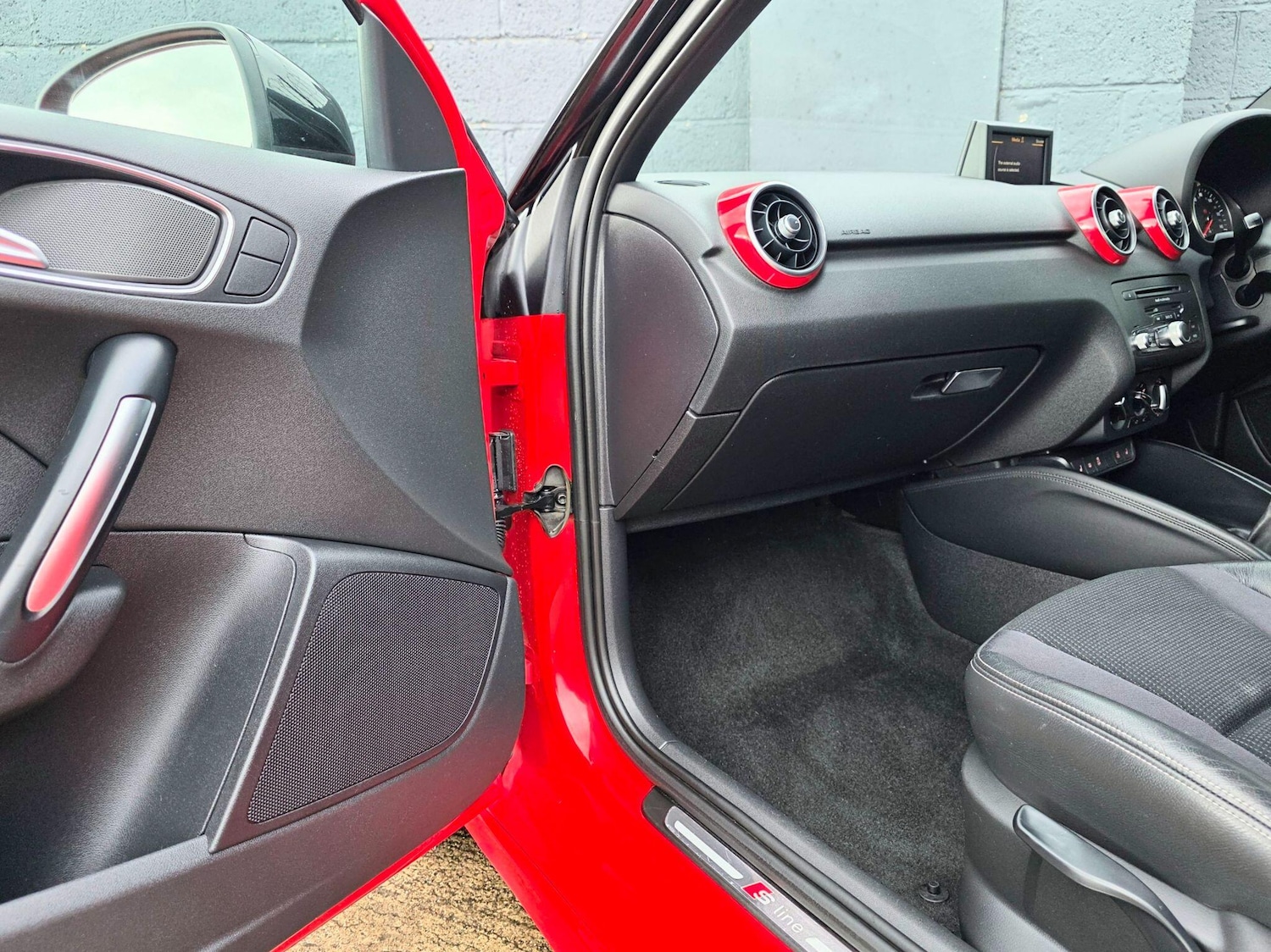 Used Audi A1 for sale - 76992641: Photo 32