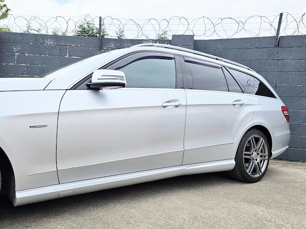 Used Mercedes-Benz E Class 2011 for sale - 75153649: Photo 10