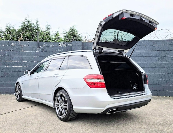 Used Mercedes-Benz E Class 2011 for sale - 75153649: Photo 16