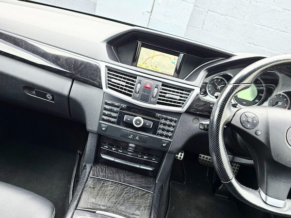 Used Mercedes-Benz E Class 2011 for sale - 75153649: Photo 39