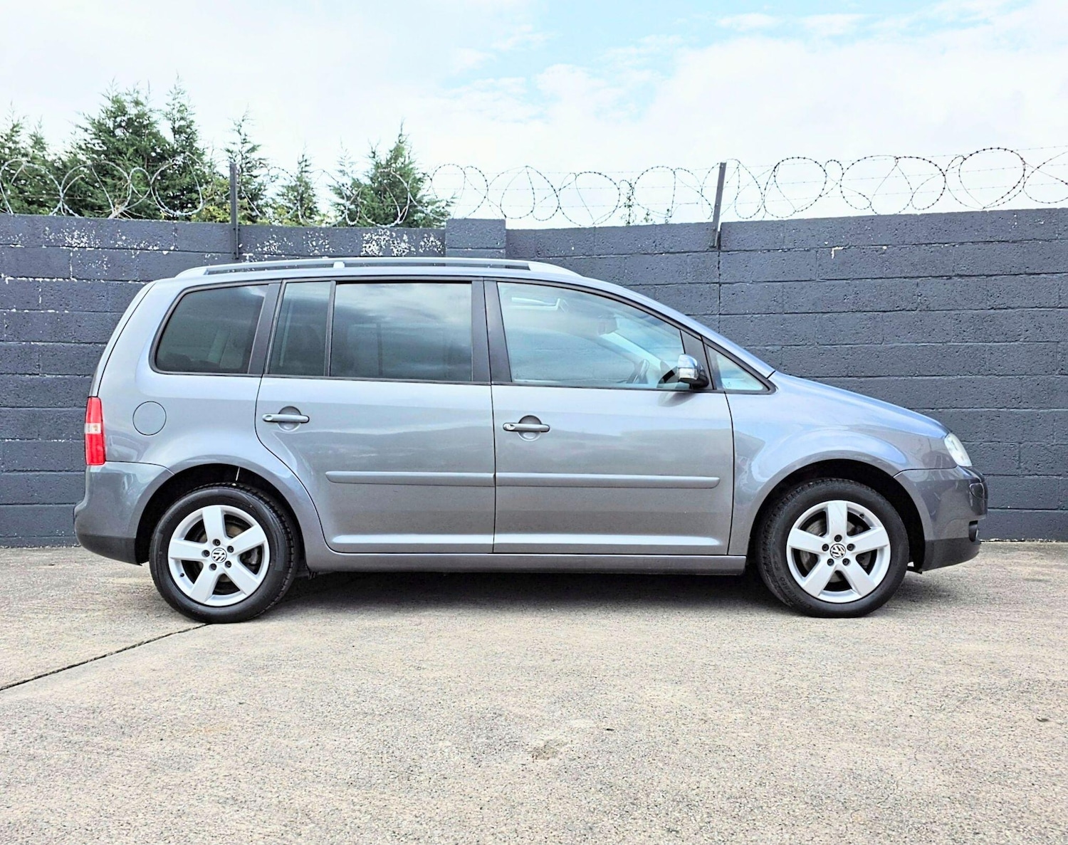 Used Volkswagen Touran 2006 for sale - 77057370: Photo 7