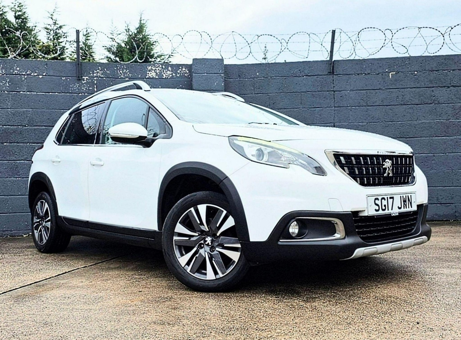 Used Peugeot 2008 2017 for sale - 76584378: Photo 1