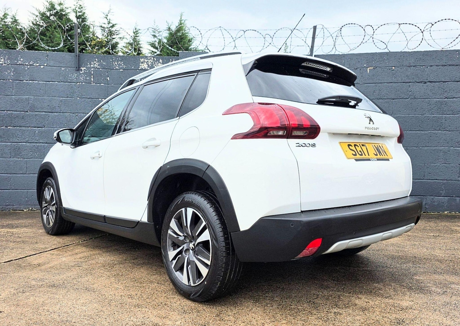 Used Peugeot 2008 2017 for sale - 76584378: Photo 13