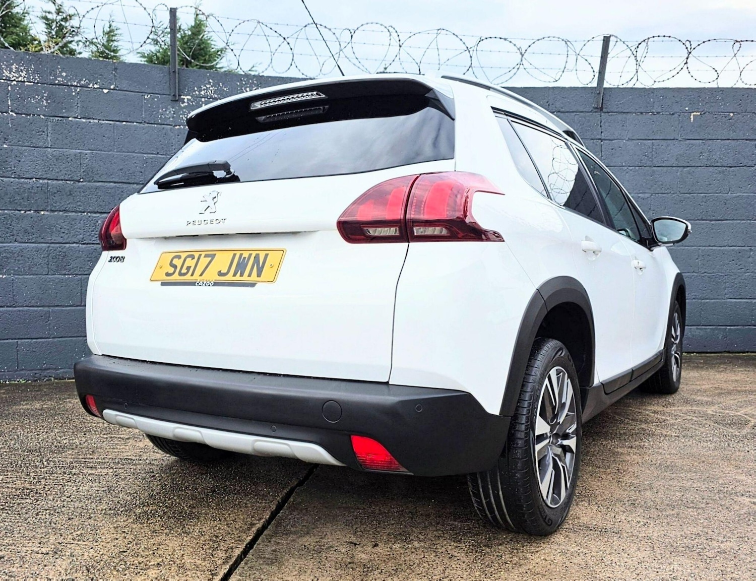 Used Peugeot 2008 2017 for sale - 76584378: Photo 17