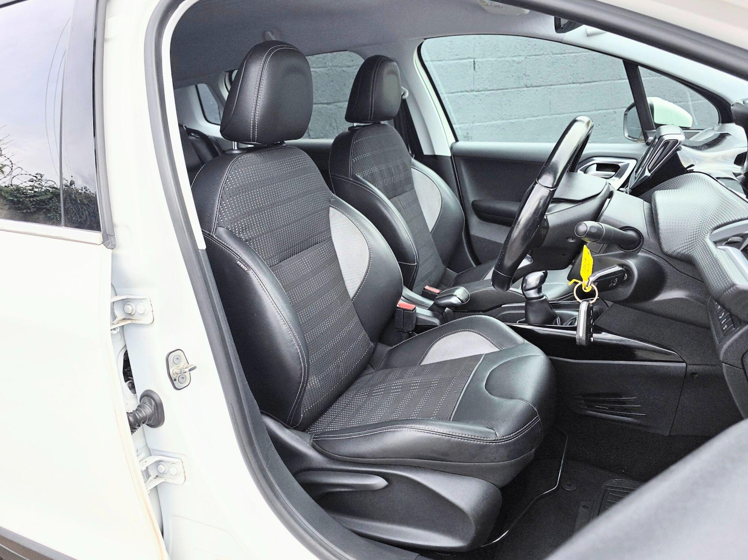 Used Peugeot 2008 2017 for sale - 76584378: Photo 23