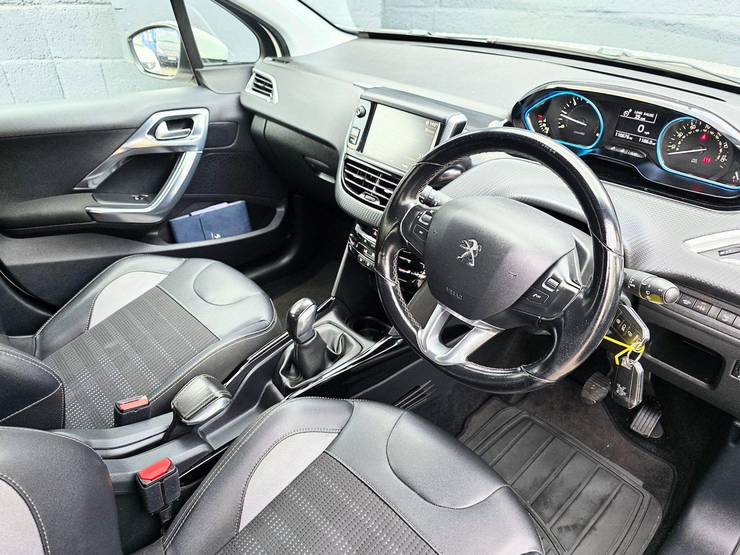 Used Peugeot 2008 2017 for sale - 76584378: Photo 26