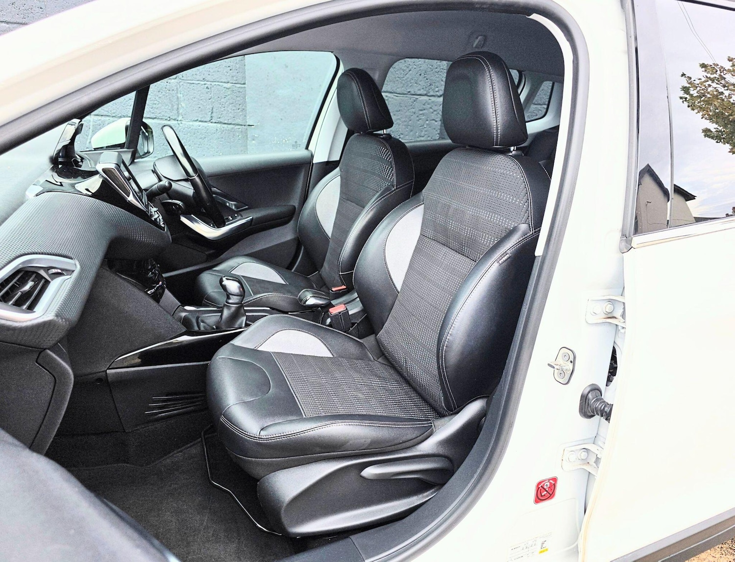 Used Peugeot 2008 2017 for sale - 76584378: Photo 27