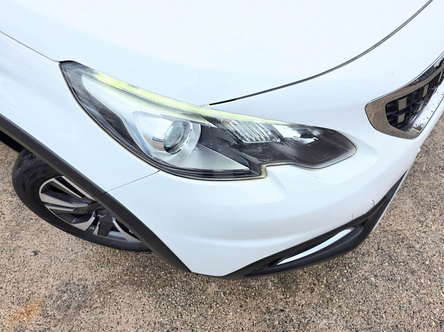 Used Peugeot 2008 2017 for sale - 76584378: Photo 5