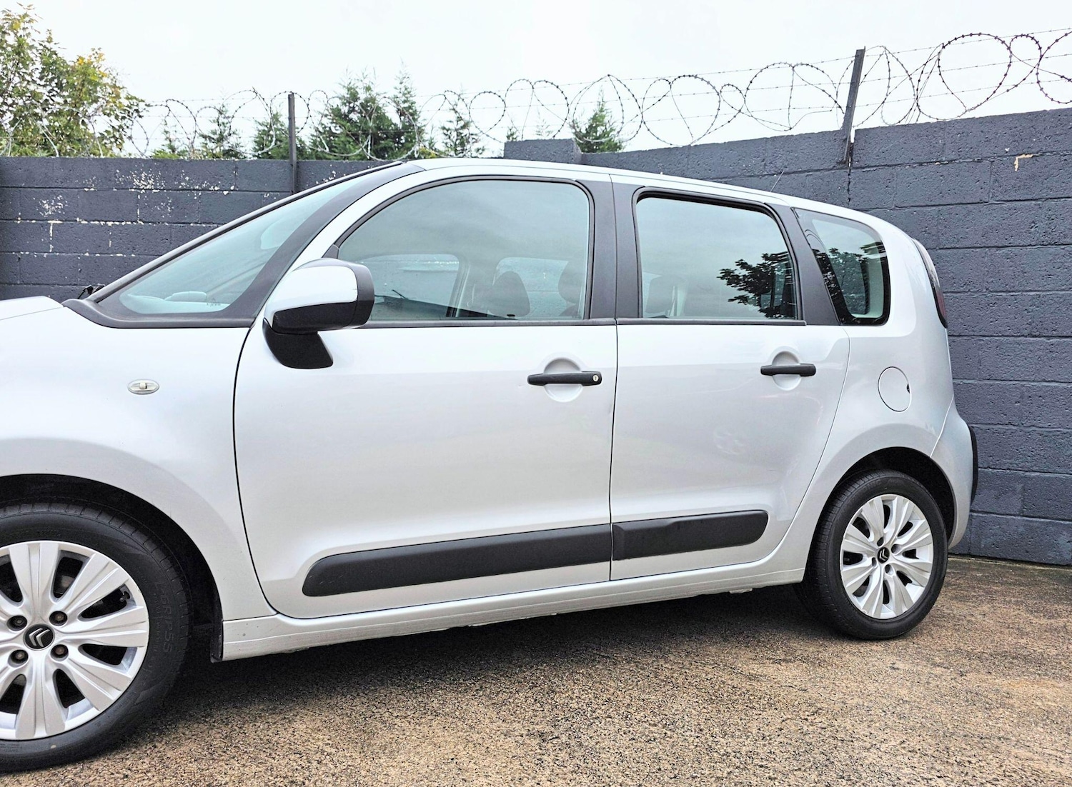 Used Citroen C3 Picasso 2013 for sale - 76657440: Photo 10