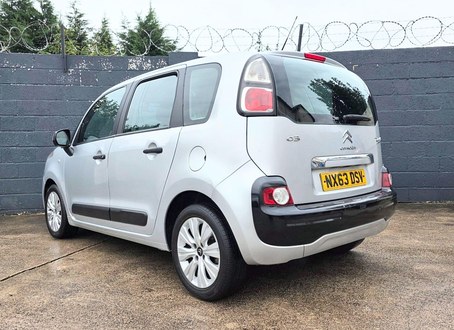 Used Citroen C3 Picasso 2013 for sale - 76657440: Photo 14