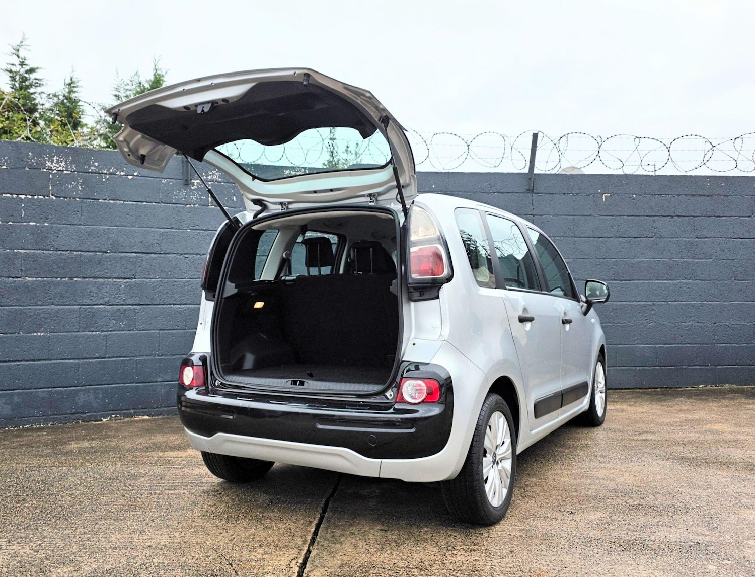 Used Citroen C3 Picasso 2013 for sale - 76657440: Photo 19