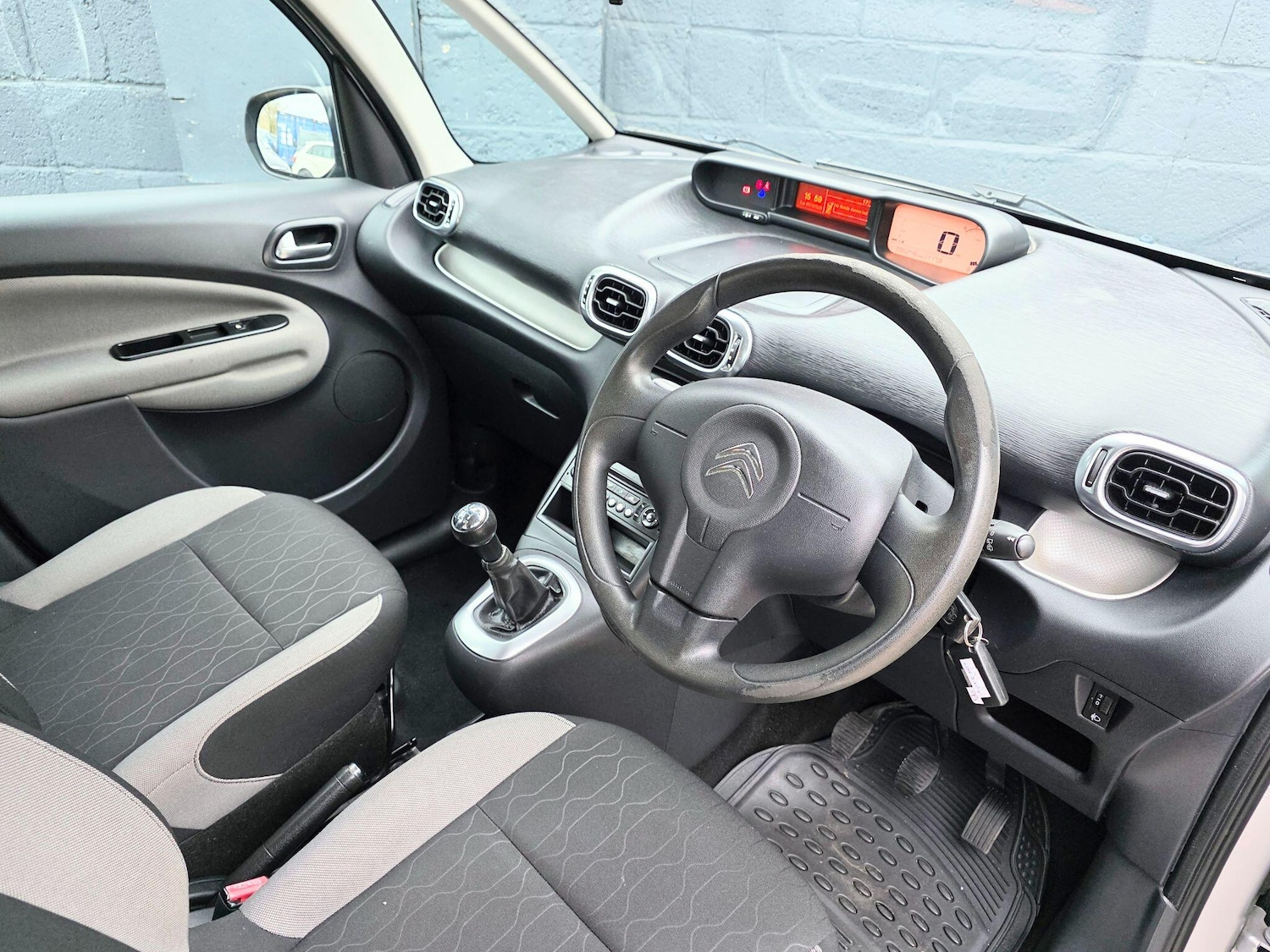 Used Citroen C3 Picasso 2013 for sale - 76657440: Photo 27