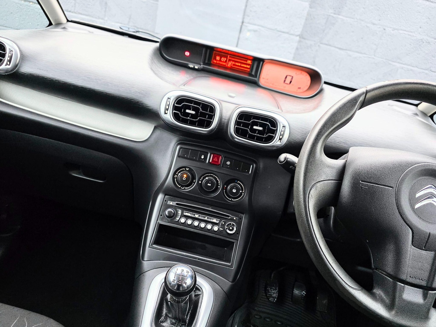 Used Citroen C3 Picasso 2013 for sale - 76657440: Photo 35