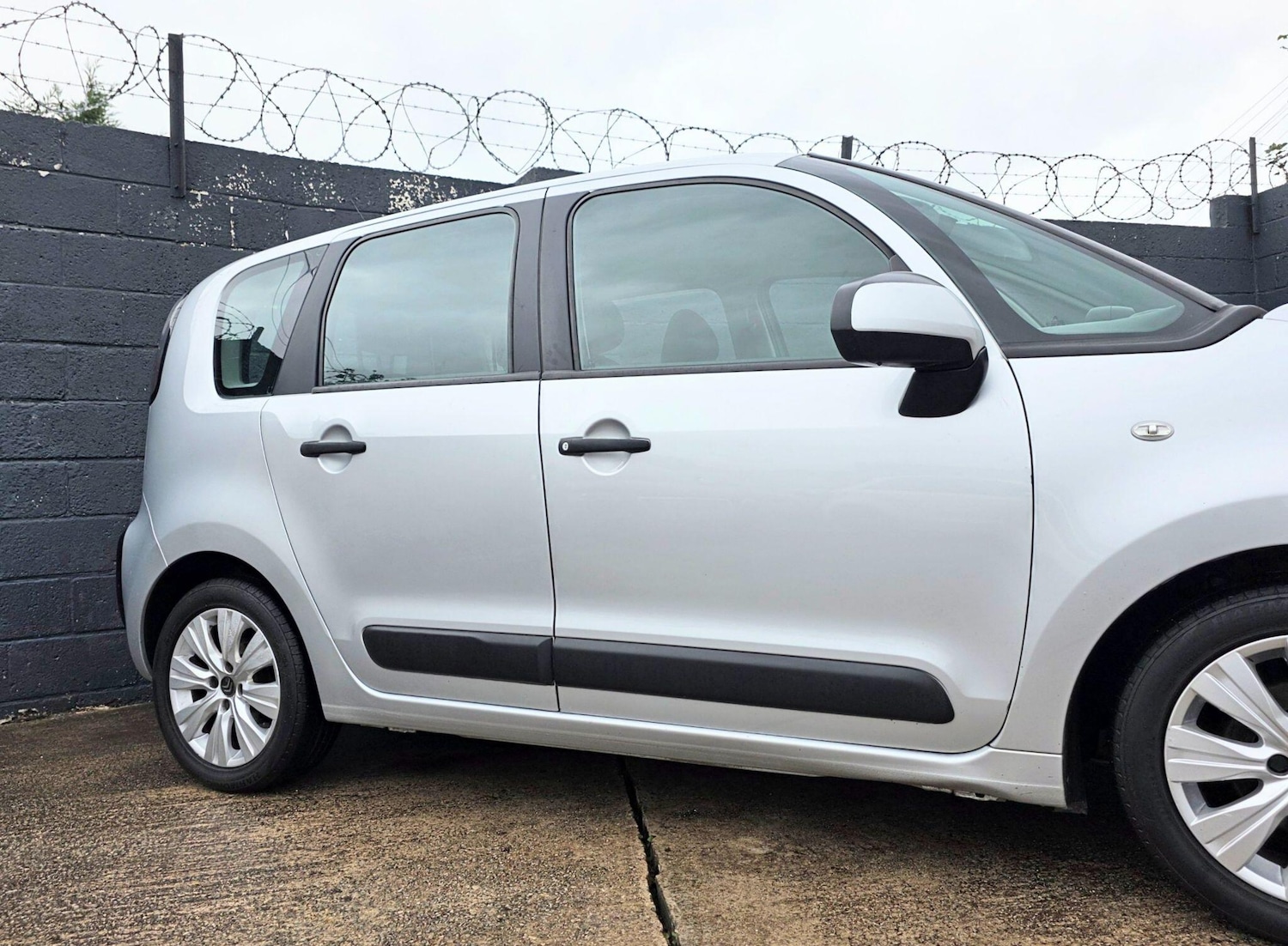 Used Citroen C3 Picasso 2013 for sale - 76657440: Photo 7