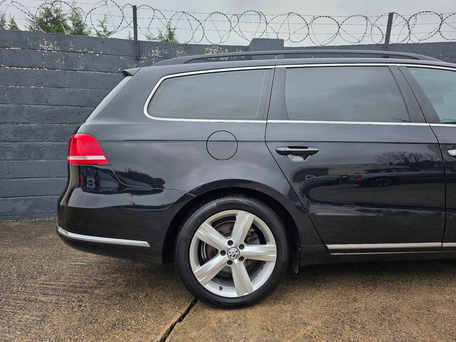 Used Volkswagen Passat 2011 for sale - 76866402: Photo 17