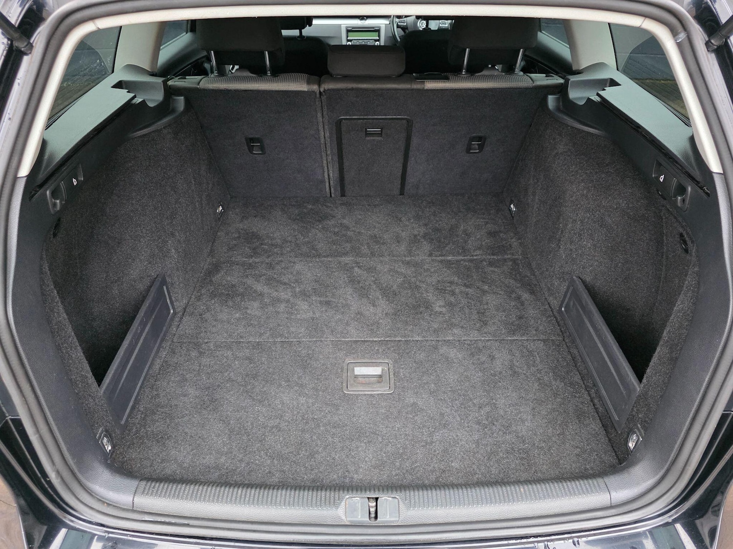 Used Volkswagen Passat 2011 for sale - 76866402: Photo 27