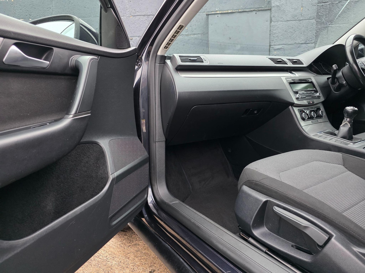 Used Volkswagen Passat 2011 for sale - 76866402: Photo 30