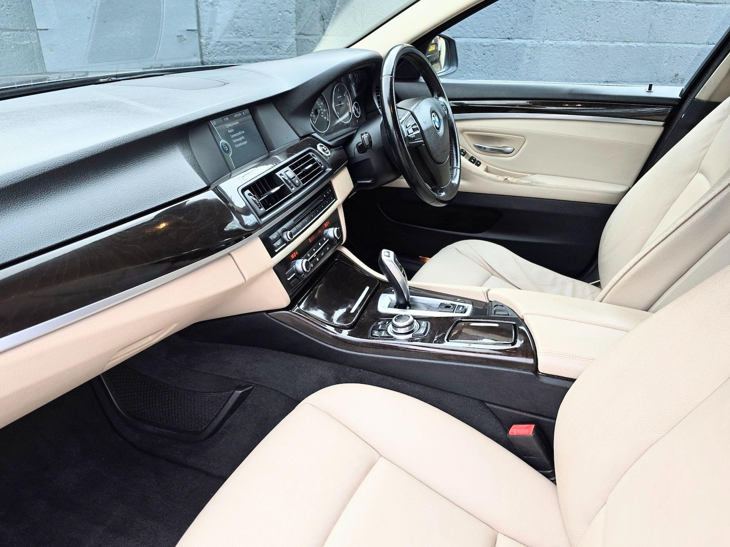 Used BMW 5 Series 2010 for sale - 77067308: Photo 27