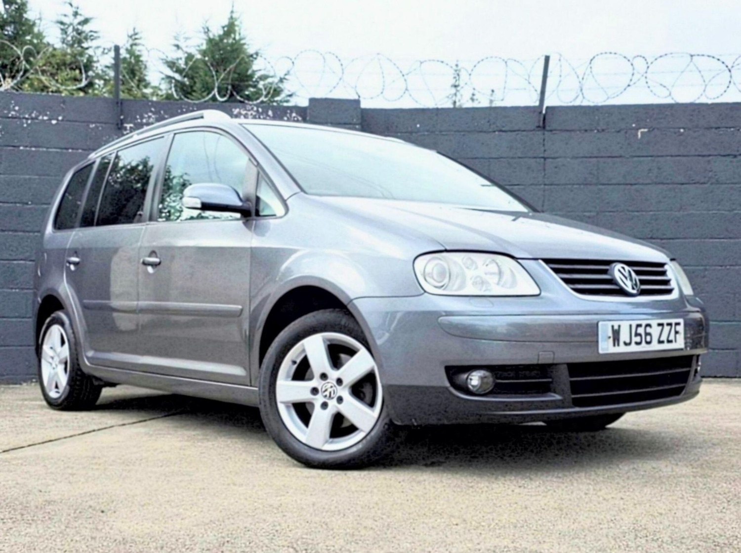 Used Volkswagen Touran 2006 for sale - 76227936: Photo 1