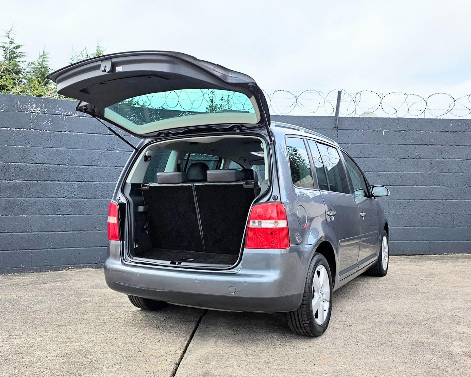 Used Volkswagen Touran 2006 for sale - 76227936: Photo 18