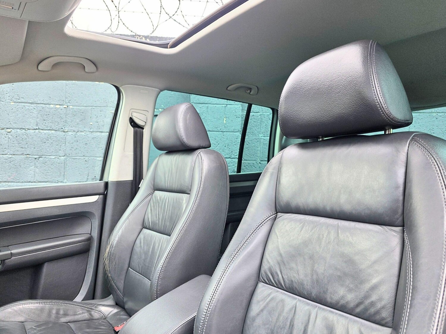 Used Volkswagen Touran 2006 for sale - 76227936: Photo 27