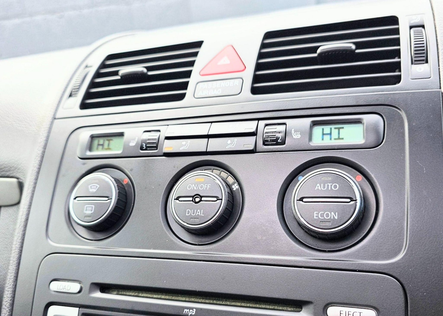 Used Volkswagen Touran 2006 for sale - 76227936: Photo 38