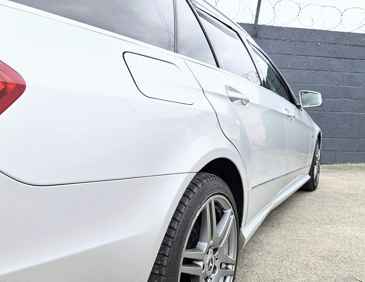 Used Mercedes-Benz E Class 2011 for sale - 77659984: Photo 11