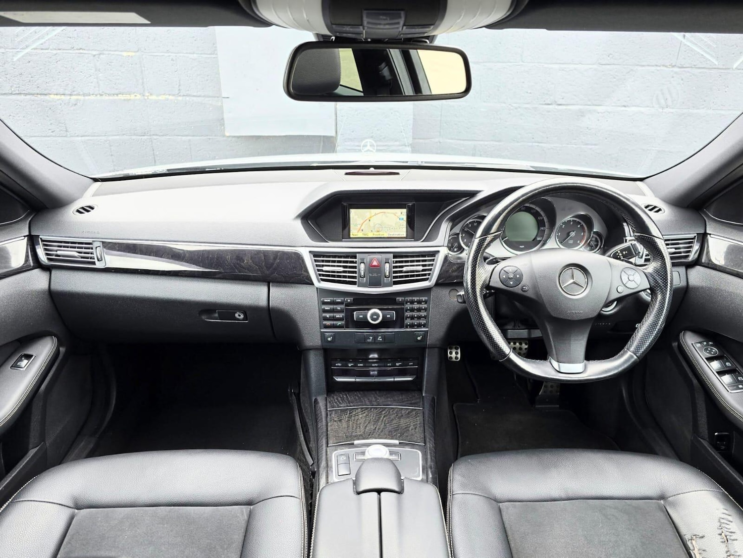 Used Mercedes-Benz E Class 2011 for sale - 77659984: Photo 23