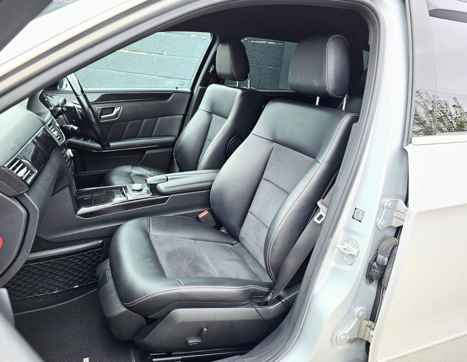 Used Mercedes-Benz E Class 2011 for sale - 77659984: Photo 28