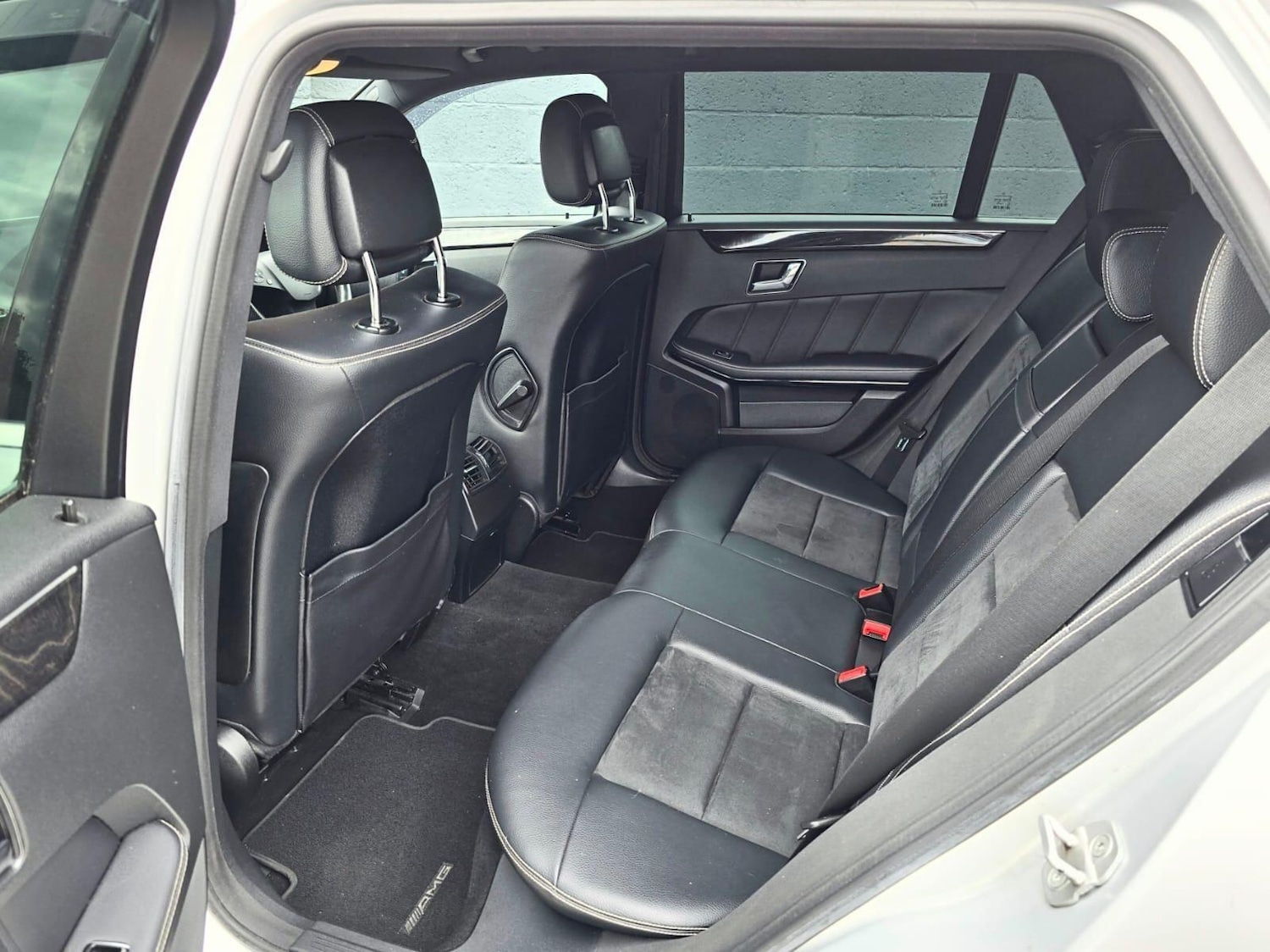 Used Mercedes-Benz E Class 2011 for sale - 77659984: Photo 31