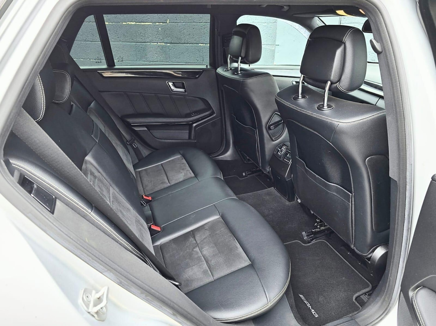 Used Mercedes-Benz E Class 2011 for sale - 77659984: Photo 33