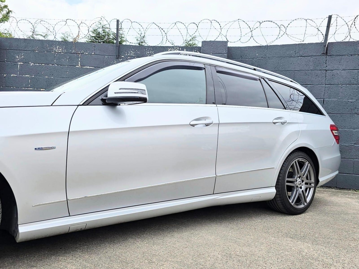 Used Mercedes-Benz E Class 2011 for sale - 77659984: Photo 9