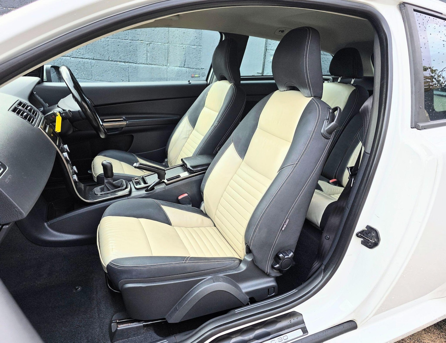 Used Volvo C30 2010 for sale - 76585560: Photo 27