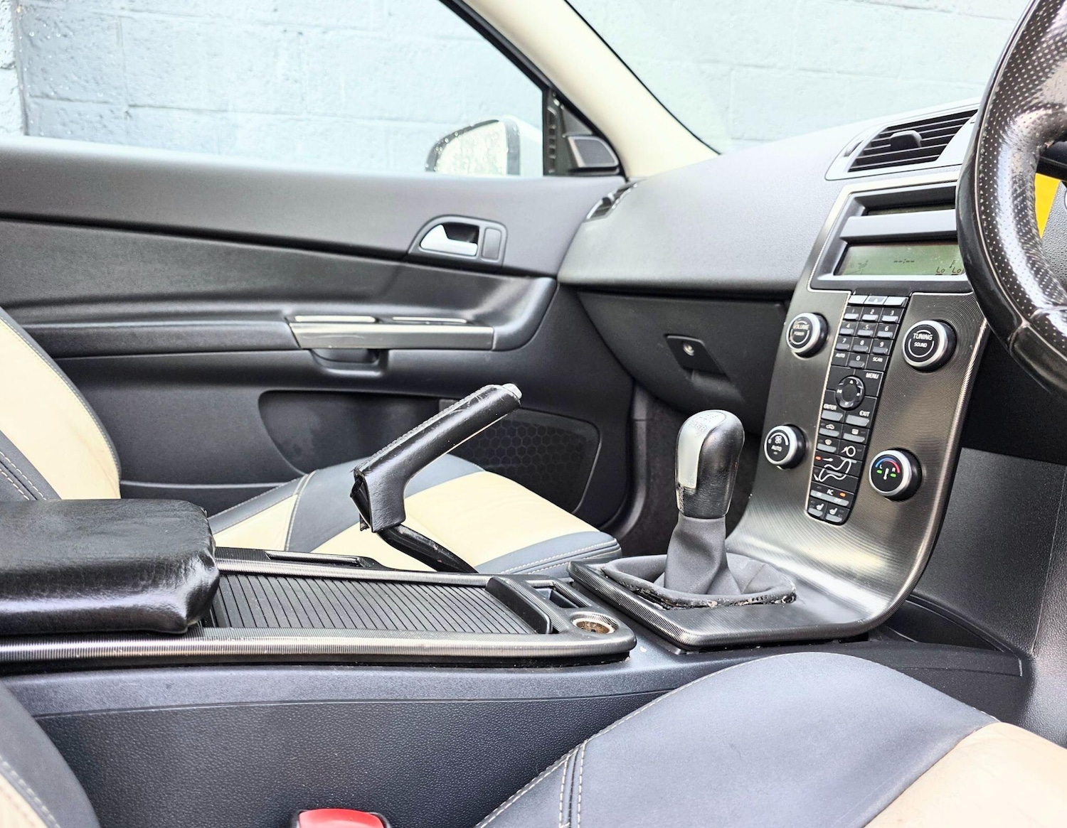 Used Volvo C30 2010 for sale - 76585560: Photo 30