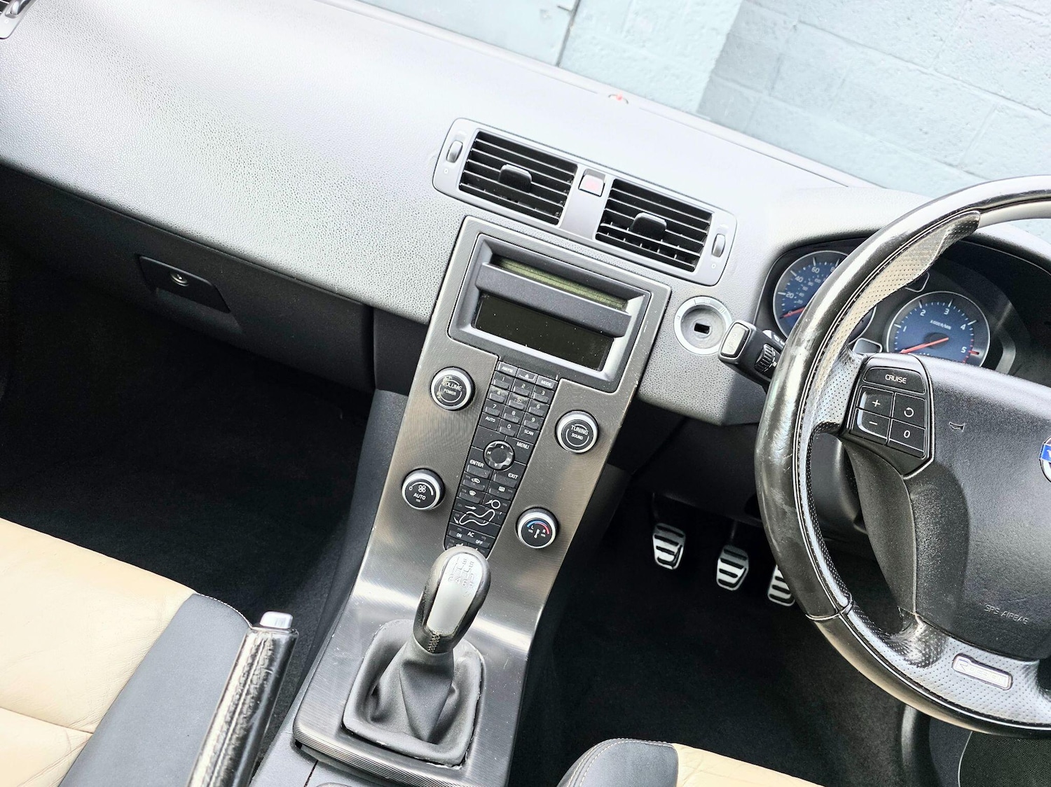 Used Volvo C30 2010 for sale - 76585560: Photo 33