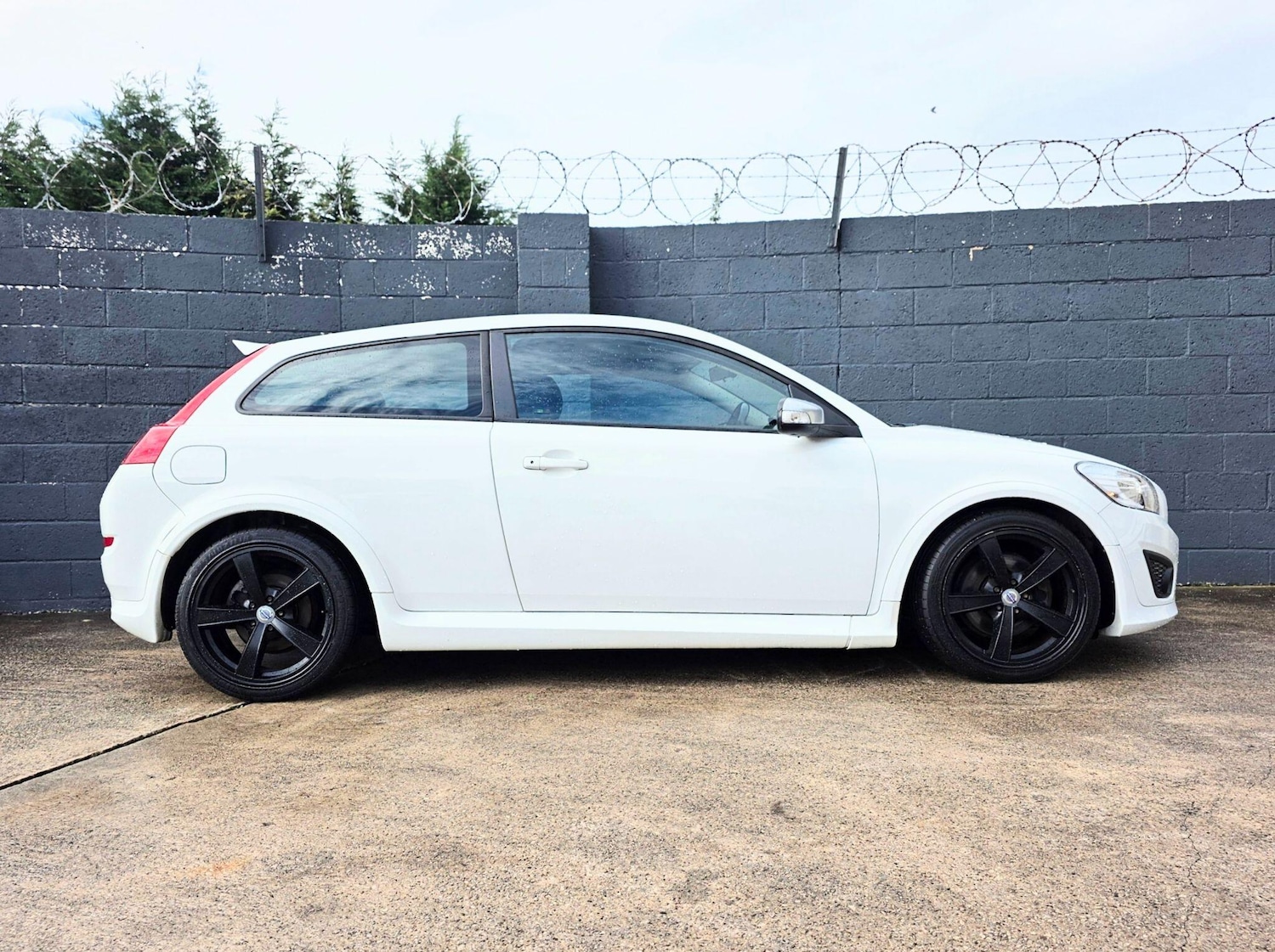 Used Volvo C30 2010 for sale - 76585560: Photo 8