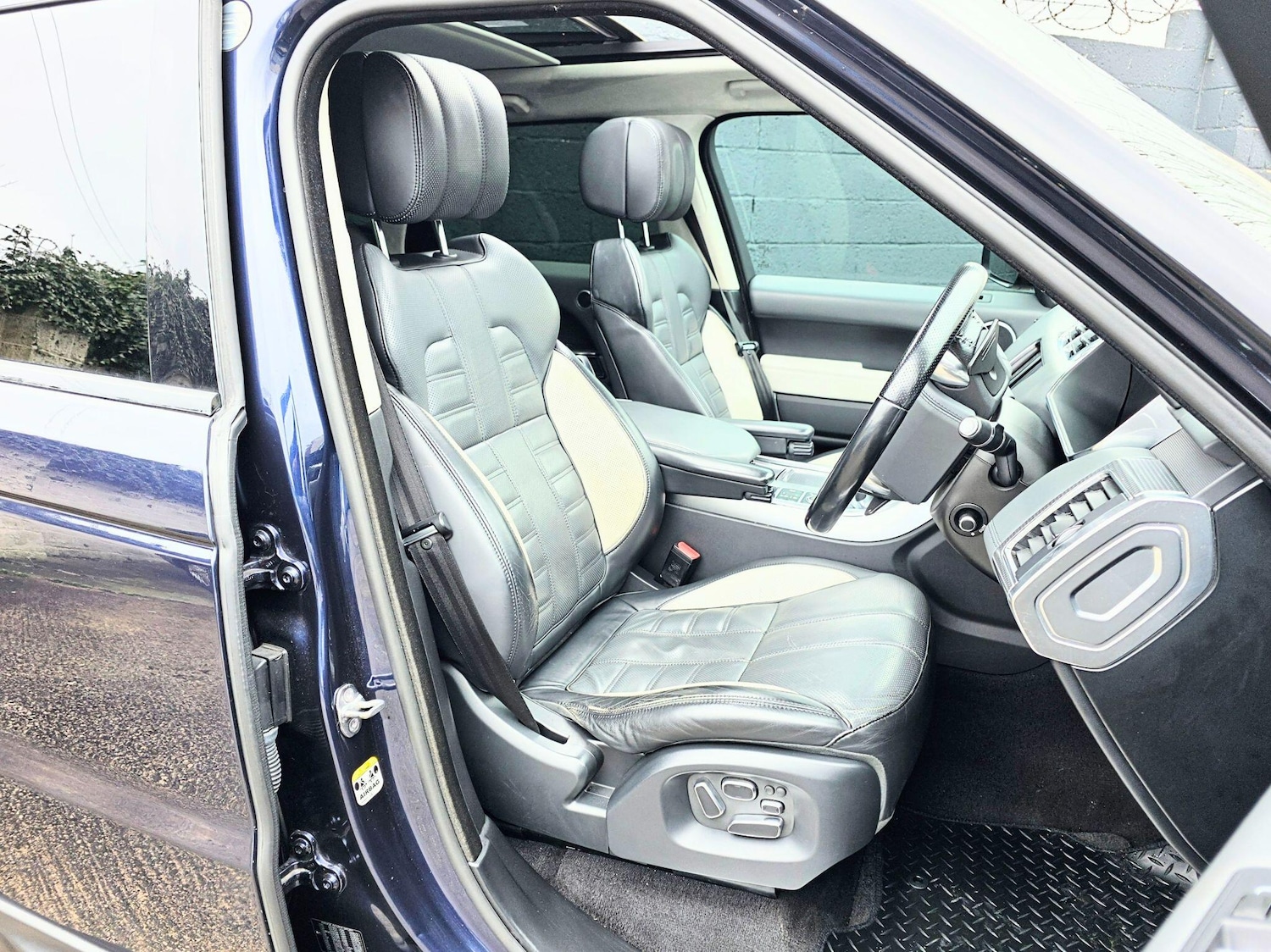 Used Land Rover Range Rover Sport 2013 for sale - 77940211: Photo 2