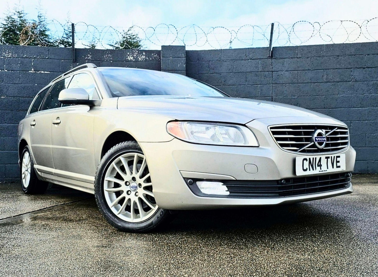 Used Volvo V70 for sale - 76729066: Photo 1